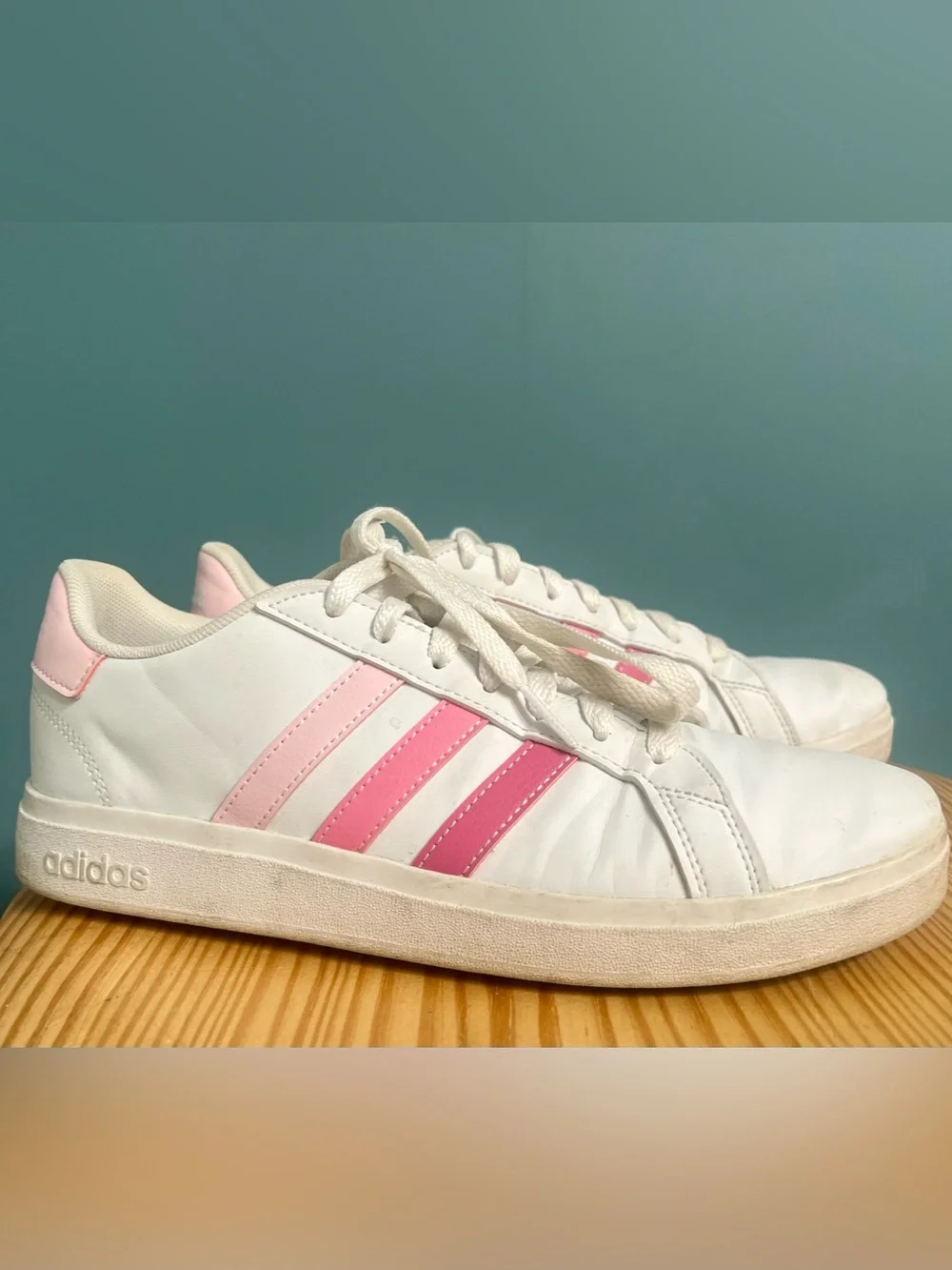 Adidas Grand Court 2.0 White Pink Ombre Sneakers Kids Youth Size 6